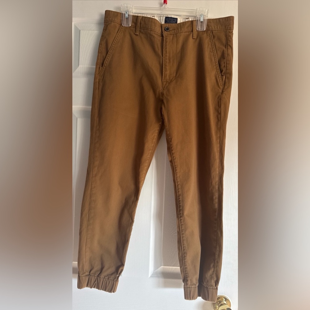 Mens’ Levi’s Ankle Tapered Jogger Pants Men's 34 X 30 Brown  Tan Jeans Zip Waist